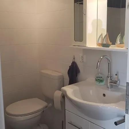 2 Zimmerwohnung Am Flughafen Schoenefeld アパート ベルリン